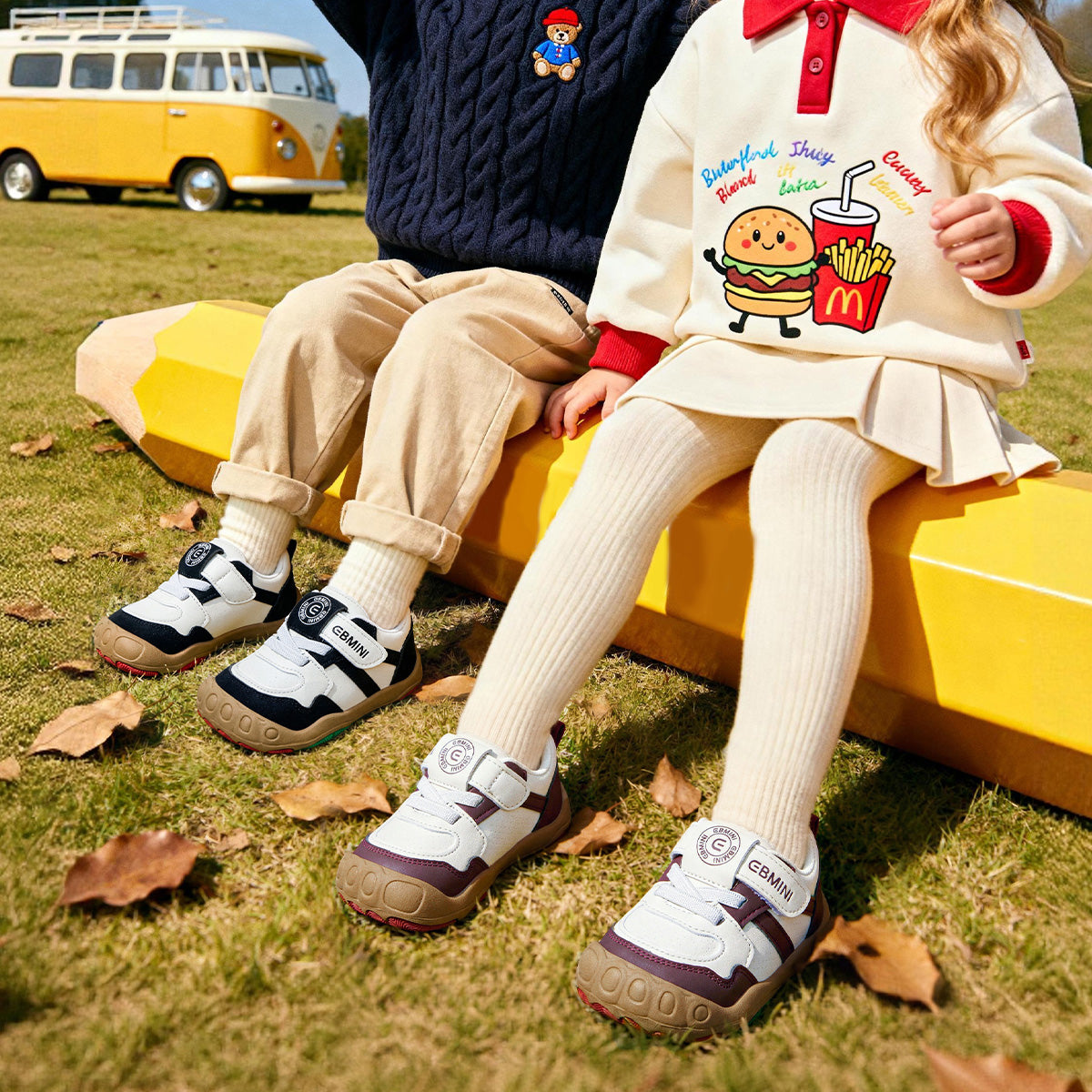EBMINI BADGE shoes with a roomy toe shape