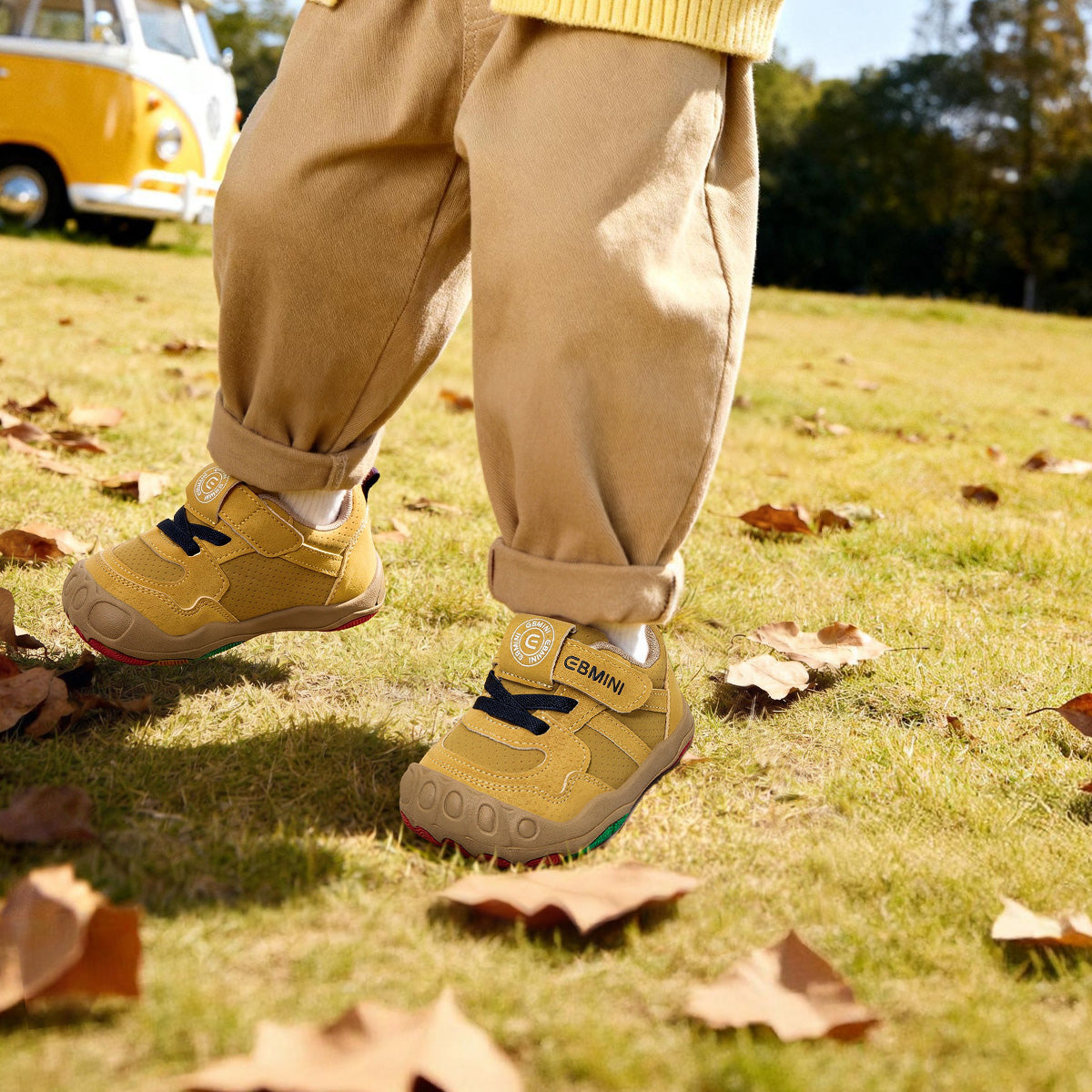 EBMINI BADGE flexible outsole designed for natural movement