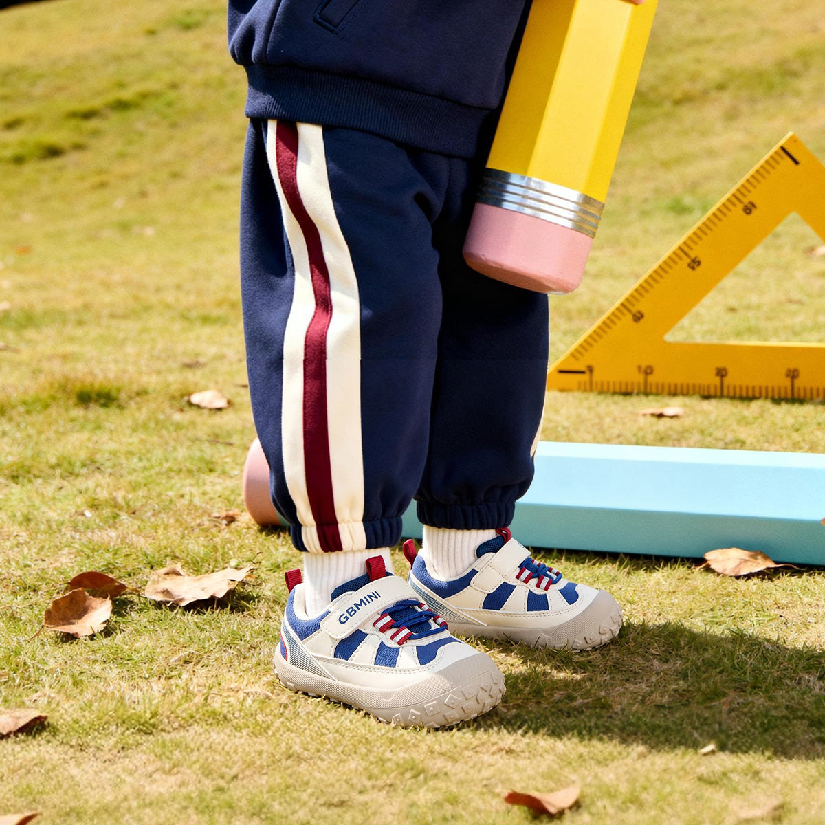 EBMINI BOLD flexible outsole designed for natural movement