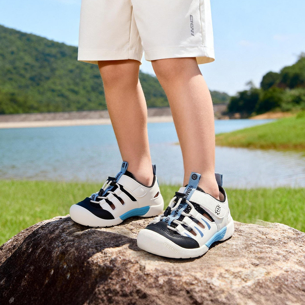 EBMINI HIKE easy-on sandals with bungee laces and secure straps