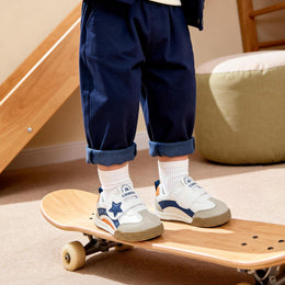 EBMINI ORBIT child walking in the sneakers outdoors