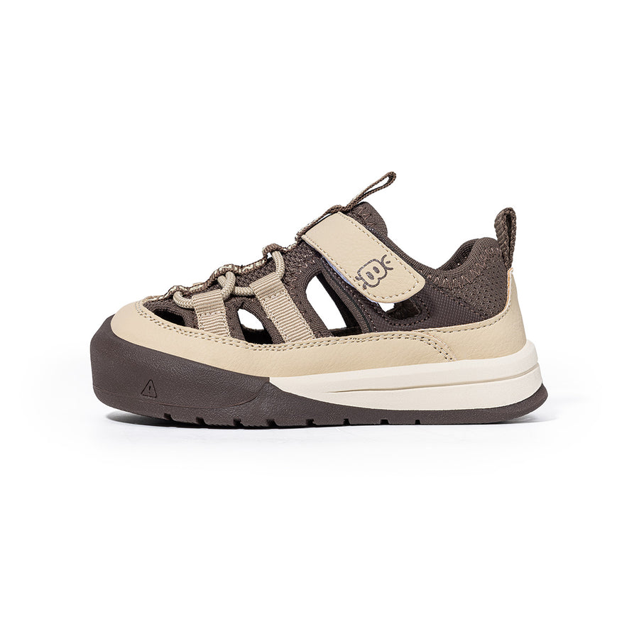 EBMINI PATCH closed-toe sandals with a roomy wide toe box