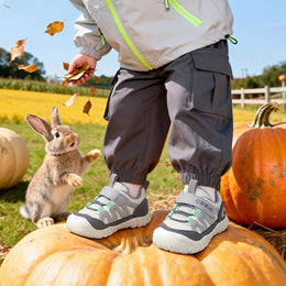 EBMINI SWIRL child walking in the sneakers outdoors